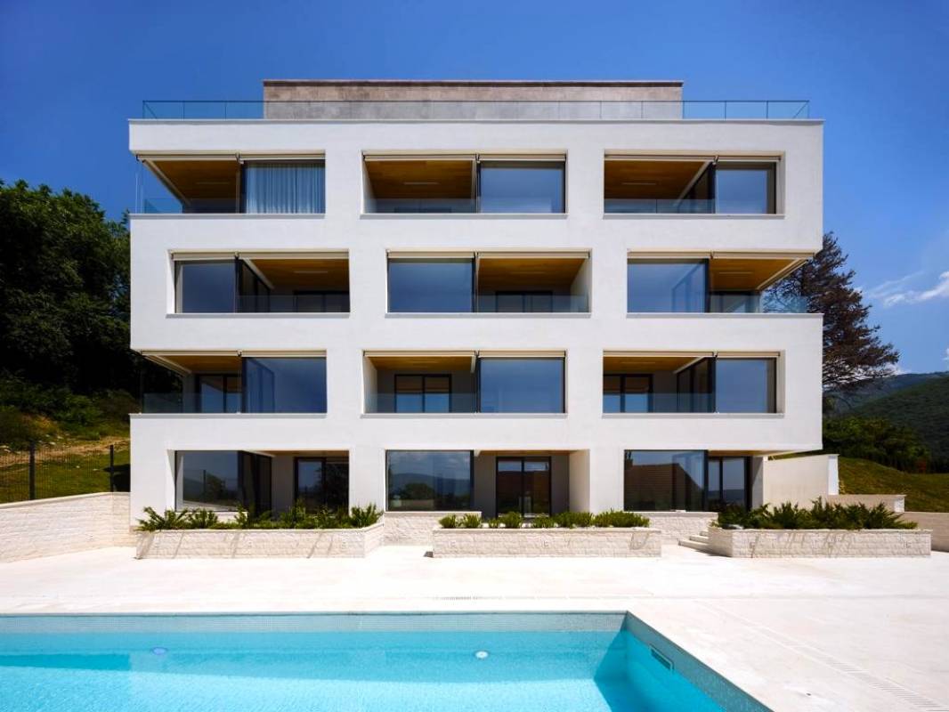 Tivat, Donja Lastva, dvosoban dupleks stan 102m2